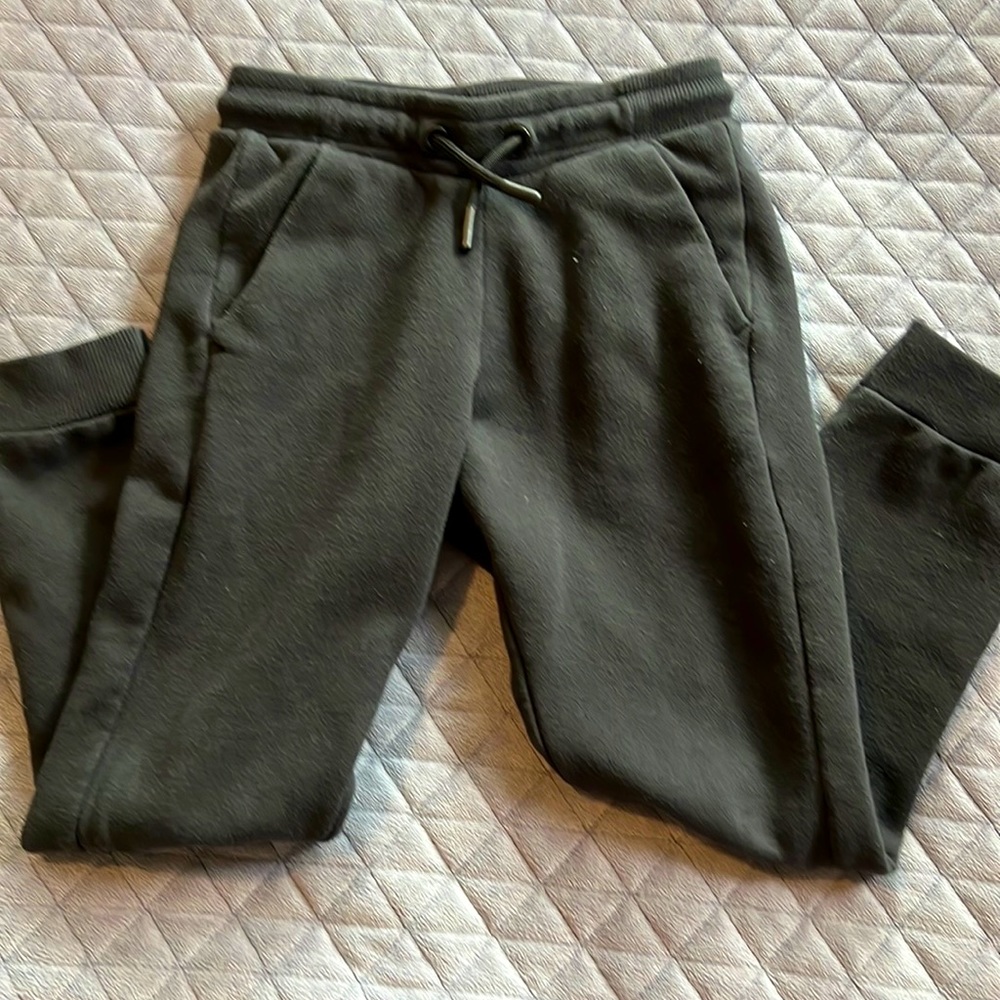 Boys X/S, 4/5. All in Motion Black Joggers with pockets. - Picture 1 of 8